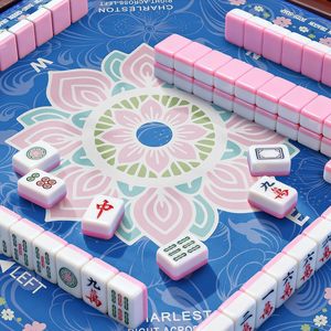 Tapis de <span class=keywords><strong>Mahjong</strong></span> Premium Bleu Roulé avec Sac de Transport, Surface Multi-Jeu pour Cartes de Poker et Jeux de Société, Conception Anti-Plis - Product Image 2