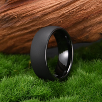 Bague en tungstène noir prête à être expédiée pour hommes, 8 mm, polie haute brillance, anneaux de mariage en carbure de tungstène noir basique pour hommes