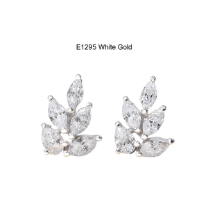 Élégantes boucles d'oreilles clous en or blanc avec zircon taille marquise, motif végétal, bijoux romantiques de mariage pour femme - Product Image 1