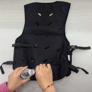 เสื้อกั๊กระบายความร้อนแบบระเหยน้ำ YZ ระบายอากาศได้ดี ไม่ต้องใช้พลังงาน สายรัดปรับได้ ป้องกันอาการฮีทสโตรกสำหรับกิจกรรมกลางแจ้ง - Product Image 1