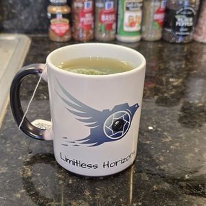 Taza de Cerámica Blanca Personalizada con Logotipo Ys825 de 11 oz, Taza Mágica que Cambia de Color con la Leche, para Sublimación - Product Image 3