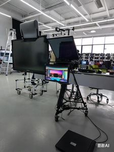 Téléprompteur <span class=keywords><strong>double</strong></span> écran 20 pouces pour studio de diffusion en direct, verre optique HD, système de miroir automatique intégré, qualité commerciale, fabrication sur mesure - Product Image 3