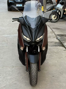 Yamaha XMAX <span class=keywords><strong>300</strong></span> - Design Elegante, Motore Monocilindrico da 292cc, Ideale per Spostamenti Urbani e Lunghi Percorsi - Product Image 5