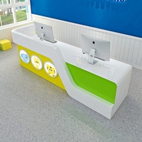 Bureau d'accueil moderne sur mesure pour écoles maternelles et préscolaires, mobilier en panneaux de bois pour l'entrée des écoles