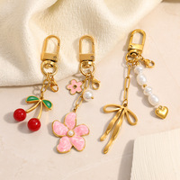 Breloques pour lèvres mignonnes en acier inoxydable, pendentif cerise rose fleur perle avec chaîne dorée pour sac et cadeau, breloque unisexe