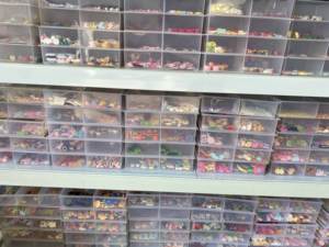 Alta calidad 500g 10mm cubo cuadrado blanco oro 26 alfabeto inglés plástico letras en inglés cuentas y dijes para la fabricación de pulseras - Product Image 4