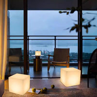 Chaise de bar en plastique LED sans fil personnalisable avec logo, pour fêtes en plein air, avec 16 couleurs changeantes