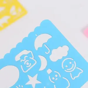 4 pezzi Set stencil di plastica per bambini forma disegno pittura goffratura carta artigianato Scrapbook timbro strumenti fai da te Album fotografico carta