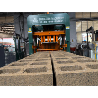 Machine à blocs de ciment en plastique hydraulique QT6-15 entièrement en plastique pour la fabrication de briques, ligne de production de machines à fabriquer des briques