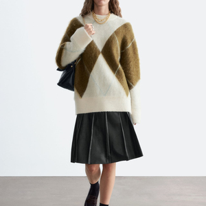 Suéter de punto jacquard con cuello redondo y diseño argyle para mujer, estilo preppy, manga larga. - Product Image 2