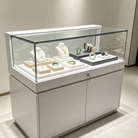 LED-beleuchteter, umweltfreundlicher Schmuckvitrine mit langlebiger Konstruktion, anpassbaren Abmessungen und robusten Regalböden