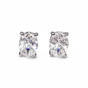 Orecchini a lobo classici con diamanti taglio ovale da donna, montatura a griffe, gioielli raffinati in oro bianco - Product Image 1