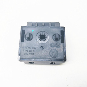 Clip de Ajuste para Maletero Skoda 5JA827249, Material ABS para Reparación o Reemplazo - Product Image 5