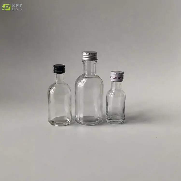 फैक्टरी मूल्य 30ml 50ml 100ml मिनी गिलास शराब की बोतल शॉट मादक पेय पदार्थों के लिए कांच की बोतल
