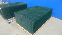 Clôture de jardin incurvée 3D en métal galvanisé vert foncé, best-seller, avec poteaux carrés pour chantier – Résistante à la corrosion