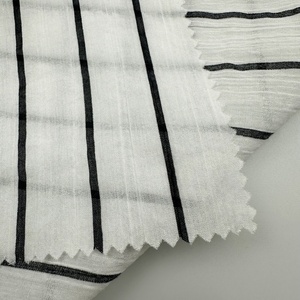 Tela Crepé 100% Algodón Peinado Orgánico, Ligera, Transpirable, 65gsm, Estilo Dobby, Absorbente, para Camisetas de Bebés y Niños - Product Image 4