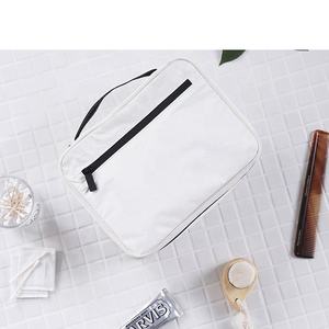 Makyaj çantası özel beyaz kese hafif <span class=keywords><strong>Tyvek</strong></span> kozmetik çantaları seyahat makyaj çantası özel etiket asılı yıkama lüks elbise BSCI - Product Image 4