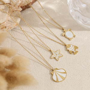 Collar <span class=keywords><strong>de</strong></span> Acero Inoxidable Chapado en Oro Resistente al Agua y al Deslustre con Diseño <span class=keywords><strong>de</strong></span> Tortuga, Pez, Estrella <span class=keywords><strong>de</strong></span> Mar y Concha, Éxito <span class=keywords><strong>de</strong></span> Ventas en Tiktok <span class=keywords><strong>de</strong></span> Fanhua Jewelry - Product Image 2
