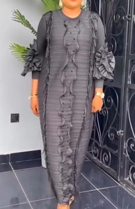 Abito di Alta Qualità a Maniche Lunghe a Petalo con Grande Elasticità e Pieghe Miyake - Product Image 5