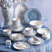 Franse Retro Blauwe Bloemmotief BPA-Vrije Bone China Serviesset - Elegante Keramische Borden, Schalen en Tafelgerei Cadeausets