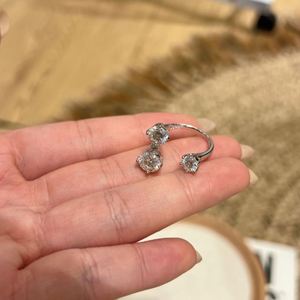 Bague Dylam High Top Jewelry en argent sterling 925 avec trois pierres de moissanite VVS1 couleur D, ouverte et ajustable, pour un usage quotidien - Product Image 5