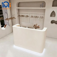 Comptoir de réception incurvé blanc personnalisé, petit bureau d'accueil pour salon de beauté et de coiffure