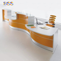 Mesa frontal médica para Hospital, muebles de diseño moderno, tamaño personalizado, piedra Artificial blanca brillante, mesa frontal curvada médica