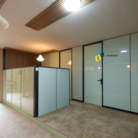 Cloison modulaire moderne en MDF avec panneaux solides pour l'insonorisation des bureaux et des écoles