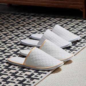 Chaussons d'hôtel personnalisés jetables pour locations de vacances, voyages, spas, chaussons pour invités - Product Image 2