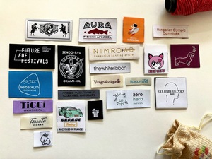 Étiquette tissée pour vêtements privés en polyester cousue <span class=keywords><strong>sur</strong></span> mesure T-shirt étiquettes personnalisées pour le cou du vêtement - Product Image 6