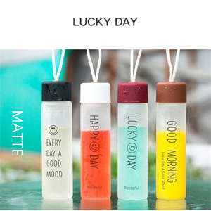 Bottiglia di acqua all'ingrosso di alta qualità lettera personalizzata tazza di acqua colorata smerigliata <span class=keywords><strong>con</strong></span> coperchio e corda bottiglia di vetro a buon mercato - Product Image 3