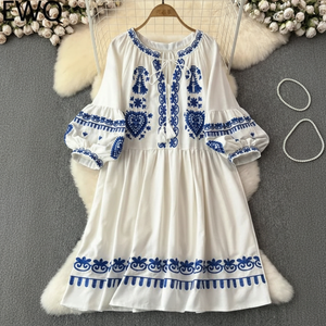 Nuevo aspecto fantástico estilo bohemio bordado Vintage trabajo manual pesado Flare y Puff manga larga ajuste y Flare vestido Ucraniano - Product Image 1