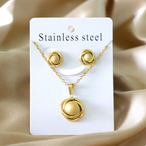 Nouvelle Arrivée Prix Raisonnable Boucles d'Oreilles Clous Délicates pour Femmes Parures de Bijoux de Mariage Cadeau Tendance Collier de Bijoux pour Fête et Fiançailles - Product Image 4