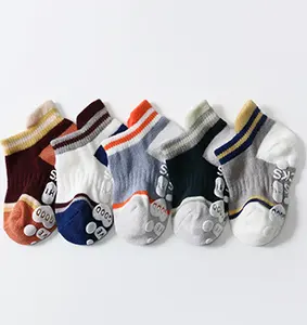 Tasarımcılar organik pamuk çorap bebek seti örgü anti kayma kat yürümeye başlayan 0-3 ay erkek yeni doğan bebek çorap