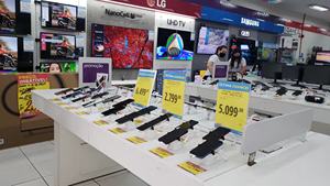 Supports d'affichage de sécurité pour téléphones et tablettes avec 2 pinces métalliques - Product Image 6