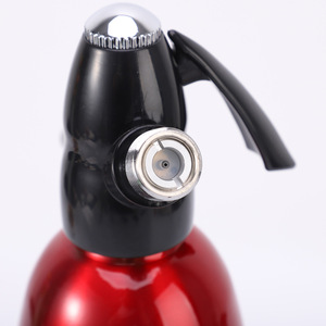 Vente en gros de <span class=keywords><strong>machine</strong></span> à <span class=keywords><strong>soda</strong></span> portable 1L <span class=keywords><strong>Machine</strong></span> à eau gazeuse manuelle en aluminium à usage domestique - Product Image 3