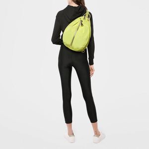 Échantillon Gratuit - Sac à Bandoulière Sportif en Nylon Premium BSCI pour Raquette de Pickleball et de Tennis, Sac à Dos Personnalisé Rembourré pour Pickleball - Product Image 2