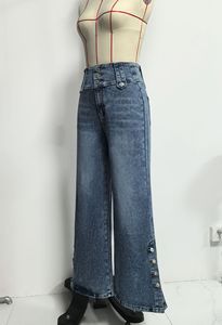 Jean évasé taille haute pour femme en denim bleu avec détails boutonnés sur le côté – Style décontracté et tendance - Product Image 5