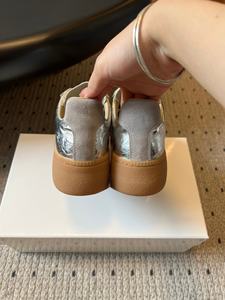 Best-selling style - matching pair of leather upper <b>sports</b> <b>shoes</b> for couples. Comfortable to wear. <b>Outdoor</b> casual <b>shoes</b>. - Product Image 2