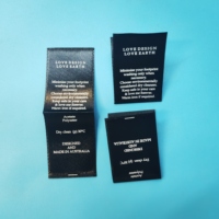 Étiquettes de soin personnalisées en satin imprimées, étiquettes de lavage, logo de marque pour vêtements, à coudre sur les t-shirts, les jeans et les autres vêtements.