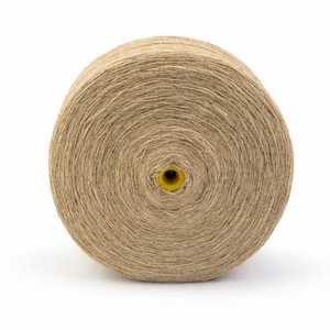 Fil de coton teint, absorbant l'humidité, couleur unie, résistant à la décoloration, pour le tissage jacquard et la production de vêtements tricotés, teinte personnalisée - Product Image 1