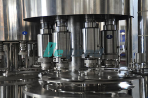 Macchina Automatica per il Riempimento di Bevande Gassate in Bottiglie di Vetro con Capacità di 3000BPH - Product Image 2