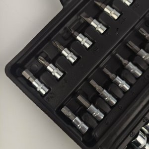 Juego de herramientas de reparación de automóviles profesional al por mayor de fábrica 46 piezas con llaves de vaso y trinquetes para el mantenimiento del automóvil - Product Image 2