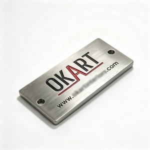 Badge nominatif en métal gravé au laser sur mesure, étiquette argentée brossée avec logo couleur pour uniforme de bureau d'entreprise - Product Image 6