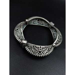 สร้อยข้อมืองานปาร์ตี้ทำจากทองเหลืองบริสุทธิ์แบบปรับได้กำไลข้อมือสีเงินพร้อมไข่มุกขนาดฟรีไซส์สำหรับเป็นของขวัญ - Product Image 4