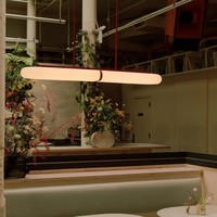 Lustre suspendu long LED de style nordique moderne et minimaliste, inspiré des designers, en fer et PE, pour salle à manger