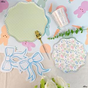 ชุดอุปกรณ์จัดงานเลี้ยงน้ำชาธีมดอกไม้ฤดูใบไม้ผลิ DAMAI ลายสก็อตสีเขียว พร้อมโบว์ดอกไม้  ชุดจานชามกระดาษแบบใช้แล้วทิ้ง แก้วกระดาษ ผ้าเช็ดปาก - Product Image 6