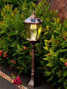 Lampe solaire de jardin LED avec abat-jour en verre bronze, IP65 résistant à l'eau, lumière du jour 5000K, CRI 90, faisceau de 60°, avec détecteur de mouvement - Product Image 2