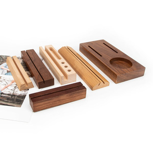 Letreros de Madera de Nogal Negro Personalizados con Grabado Láser Profundo de Texto y Gráficos para Señales Direccionales - Product Image 2