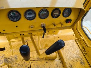 รถดันดิน CAT D7G-1 มือสอง ราคาคุ้มค่า เครื่องยนต์เดิมของ Caterpillar ใช้งานได้ดีเยี่ยม - Product Image 1